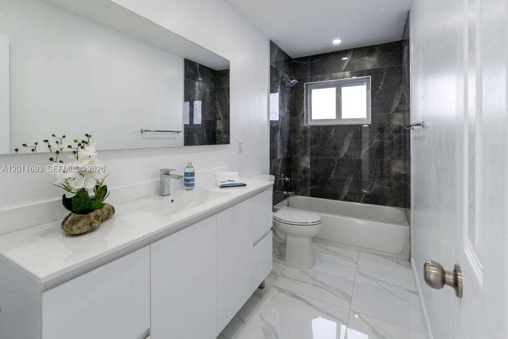 510 97th Ter, Pembroke Pines, FL 33024 - For Sale photo 25