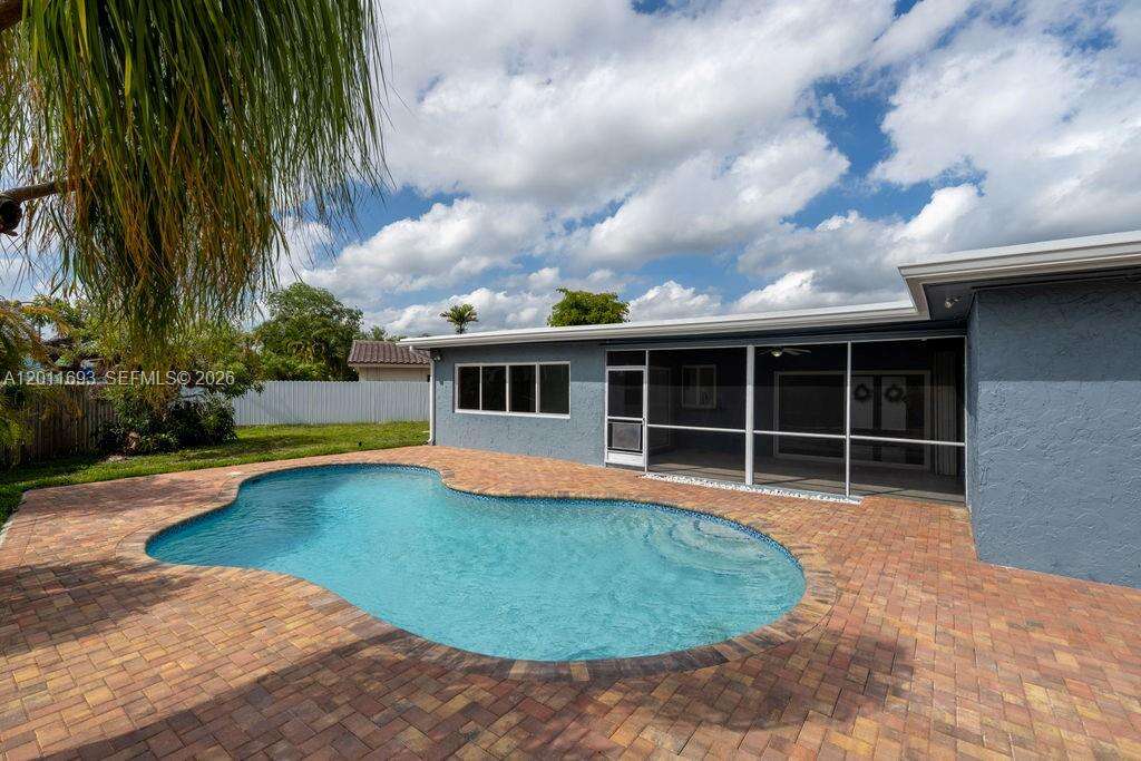 510 97th Ter, Pembroke Pines, FL 33024 - For Sale photo 39