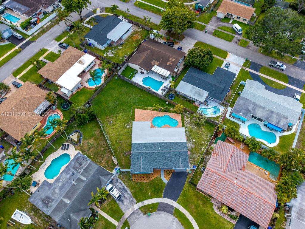 510 97th Ter, Pembroke Pines, FL 33024 - For Sale photo 41