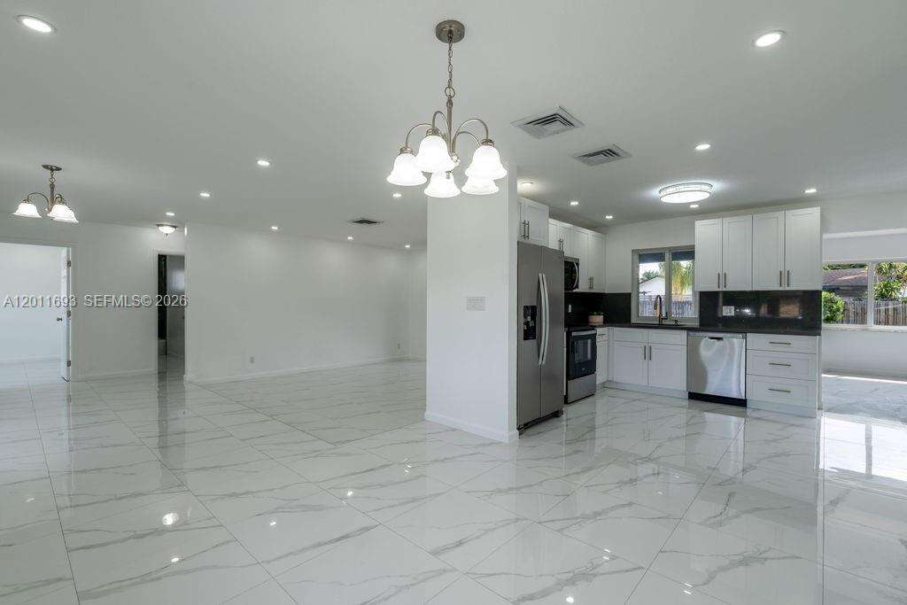 510 97th Ter, Pembroke Pines, FL 33024 - For Sale photo 8