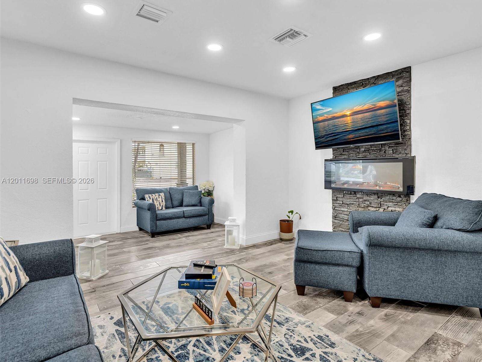 100 8th Ave, Hallandale Beach, FL 33009 | Picture 15