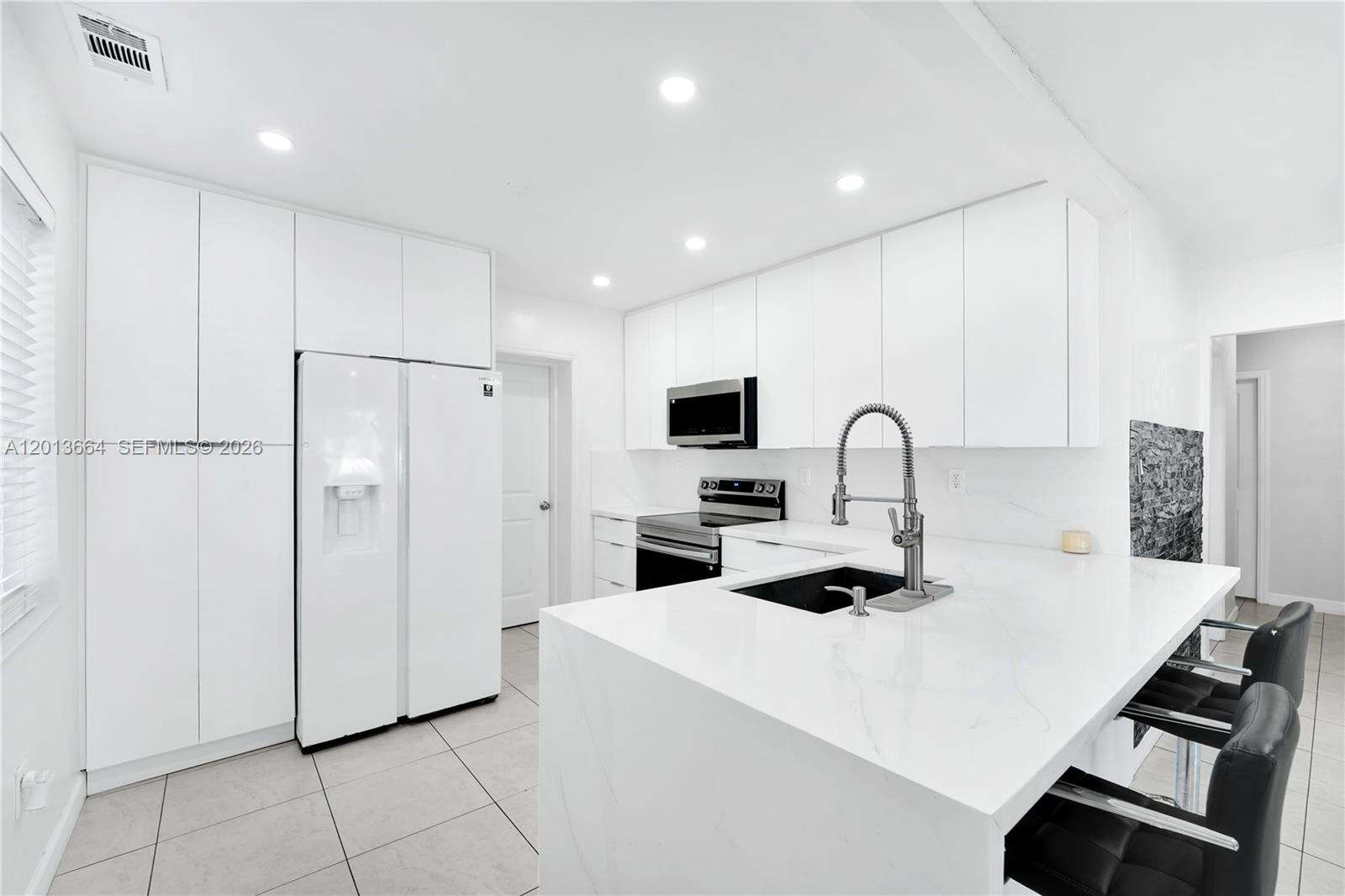 9425 36th Ave, Miami, FL 33147 - For Sale photo 7