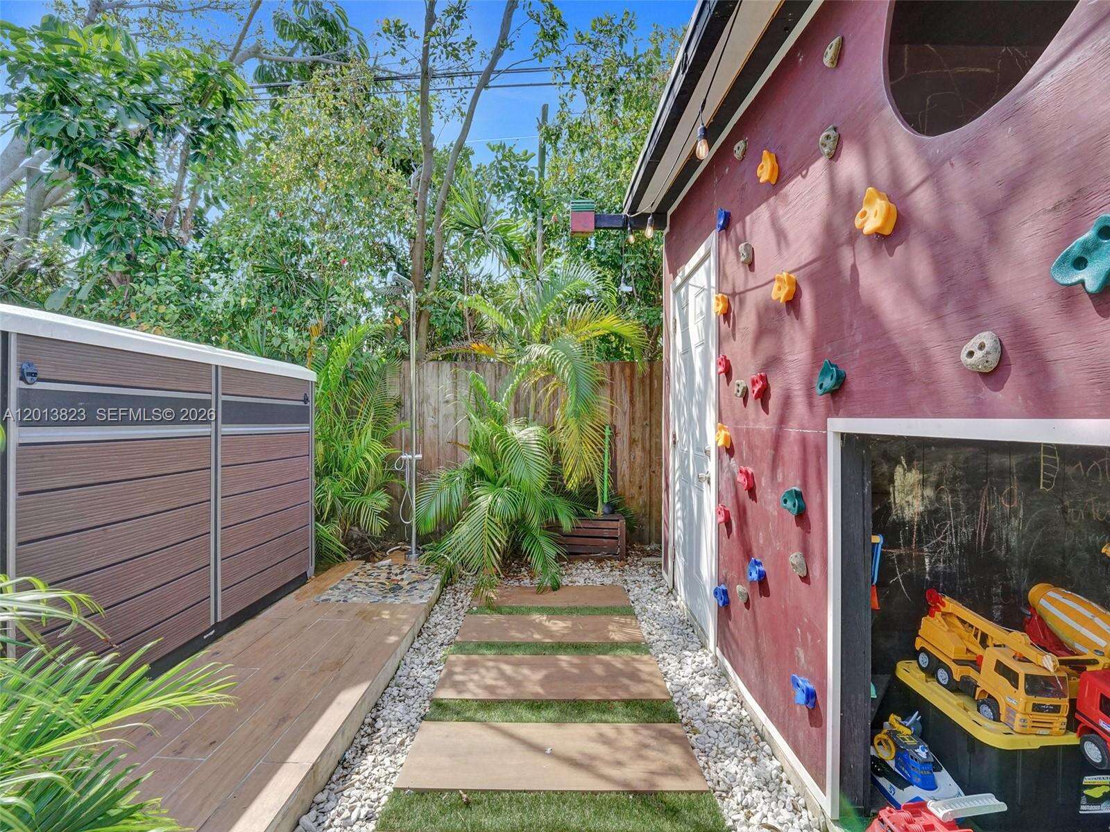 918 4th Court, Hallandale Beach, FL 33009 | Picture 15