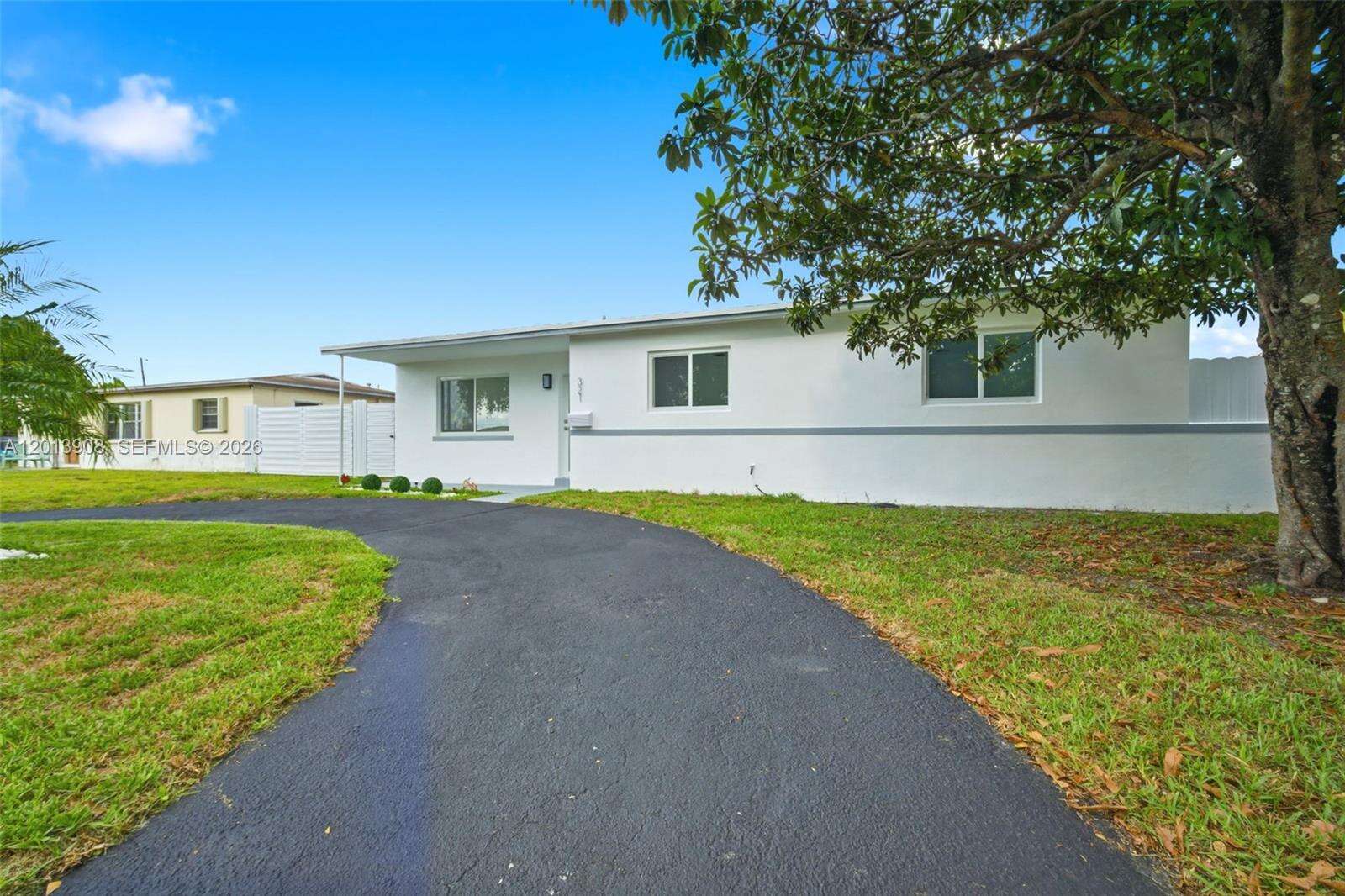 321 69th Ave, Hollywood, FL 33024 - For Sale photo 1