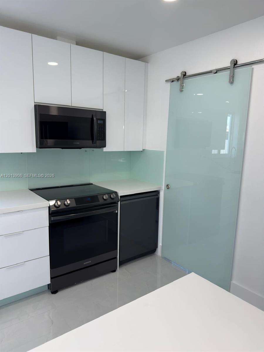 321 69th Ave, Hollywood, FL 33024 - For Sale photo 12