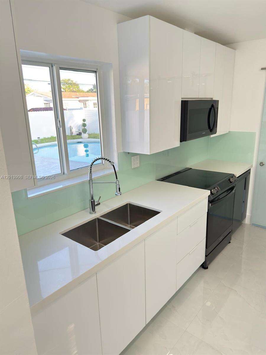 321 69th Ave, Hollywood, FL 33024 - For Sale photo 13
