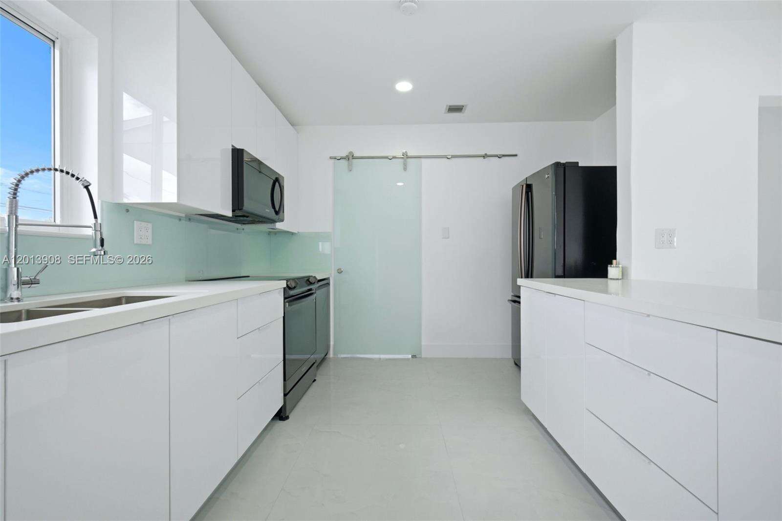 321 69th Ave, Hollywood, FL 33024 - For Sale photo 14