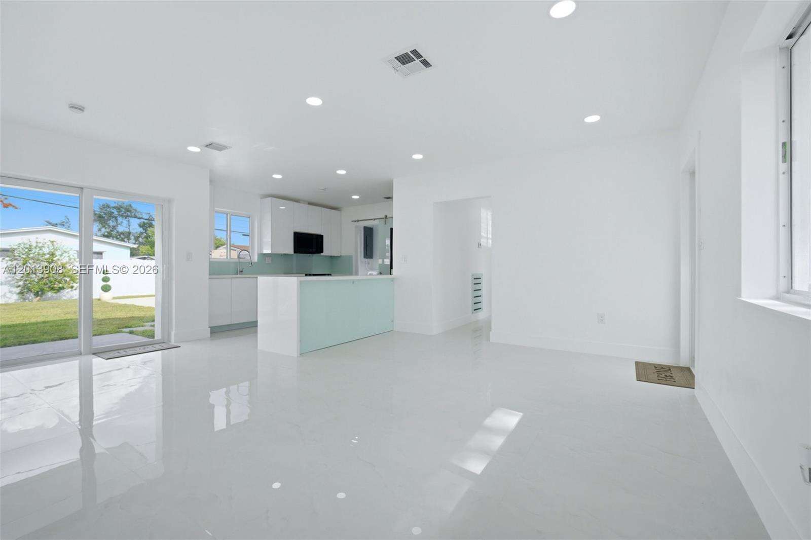 321 69th Ave, Hollywood, FL 33024 - For Sale photo 4