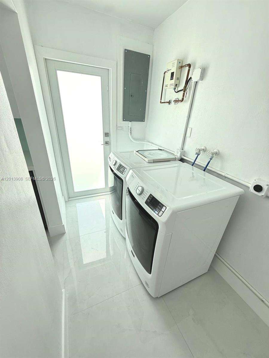 321 69th Ave, Hollywood, FL 33024 - For Sale photo 35