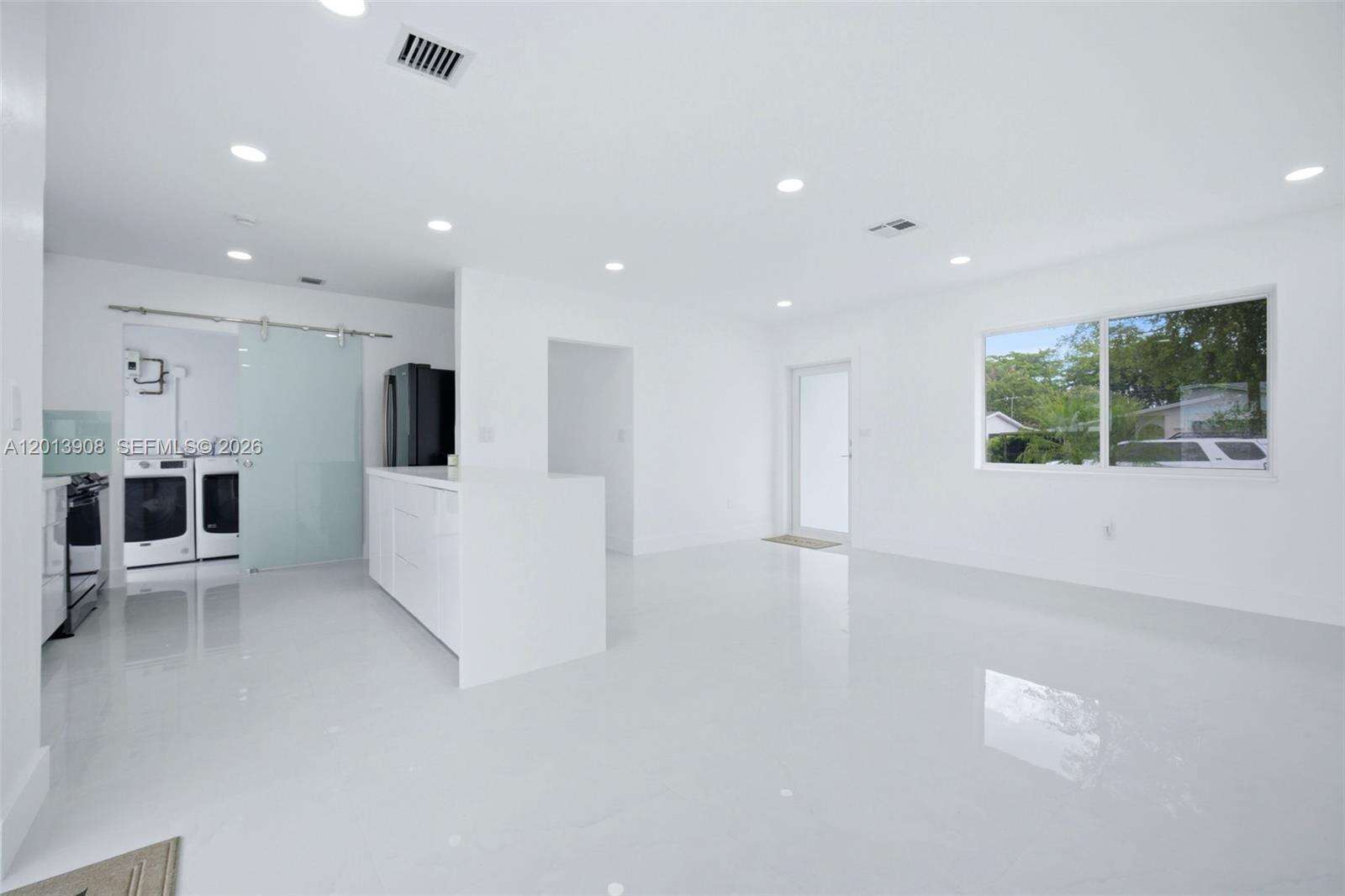321 69th Ave, Hollywood, FL 33024 - For Sale photo 5