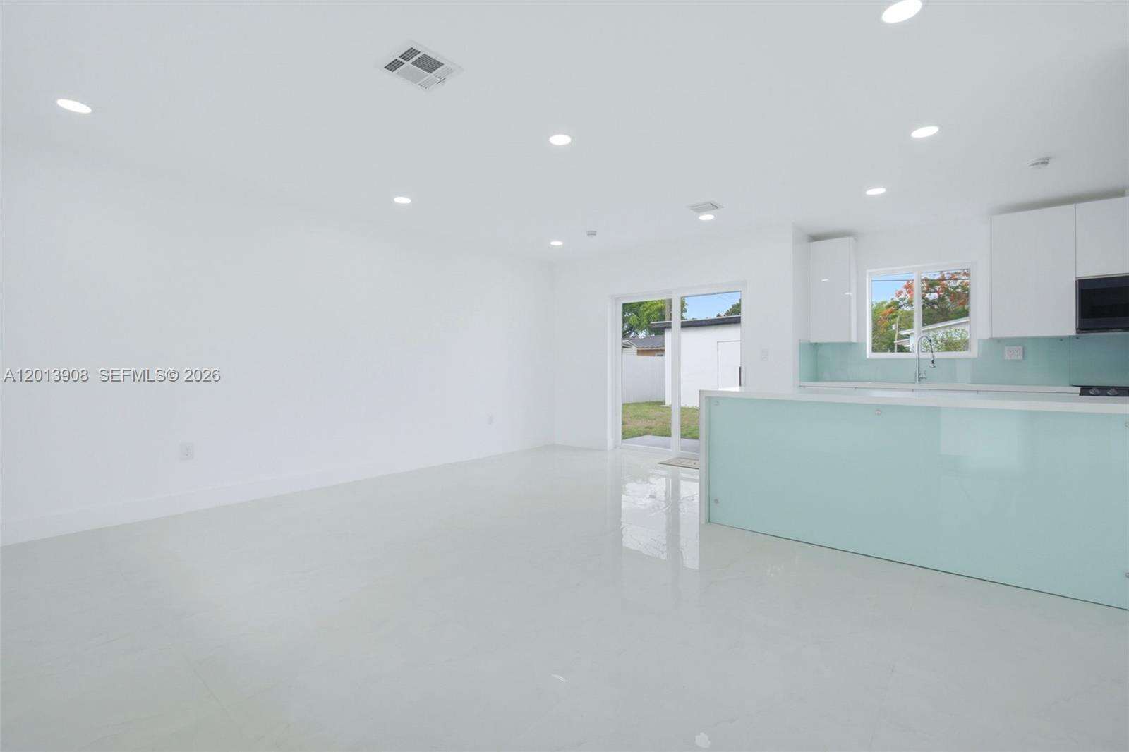 321 69th Ave, Hollywood, FL 33024 - For Sale photo 8