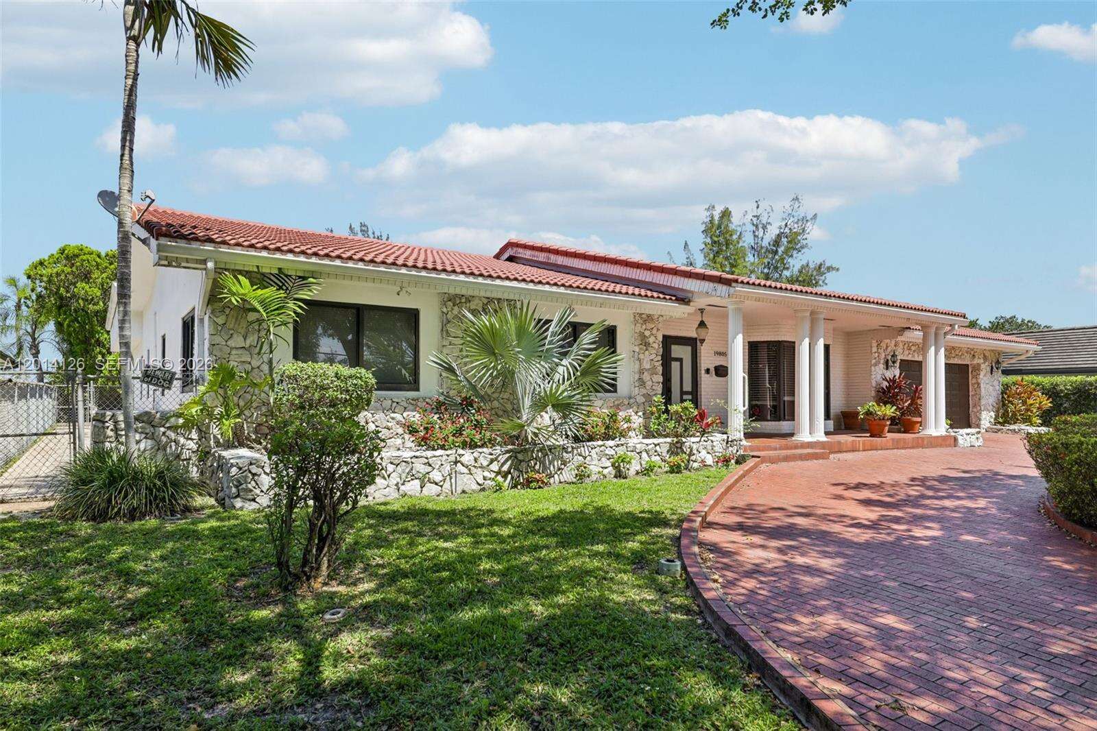 19805 22nd Ave, Miami, FL 33180 - For Sale photo 18