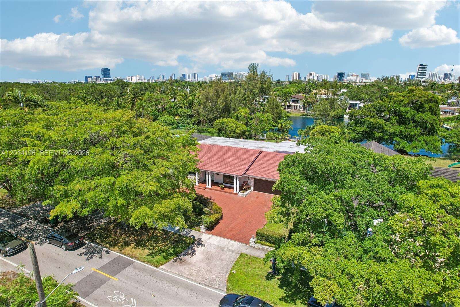 19805 22nd Ave, Miami, FL 33180 - For Sale photo 3