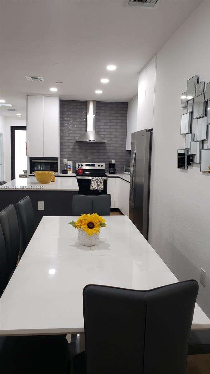 613 10th St, Hallandale Beach, FL 33009 - For Sale photo 12