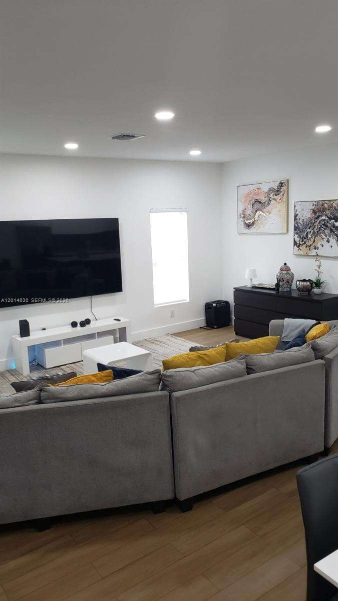 613 10th St, Hallandale Beach, FL 33009 - For Sale photo 13