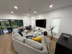 613 10th St, Hallandale Beach, FL 33009 - For Sale photo 6