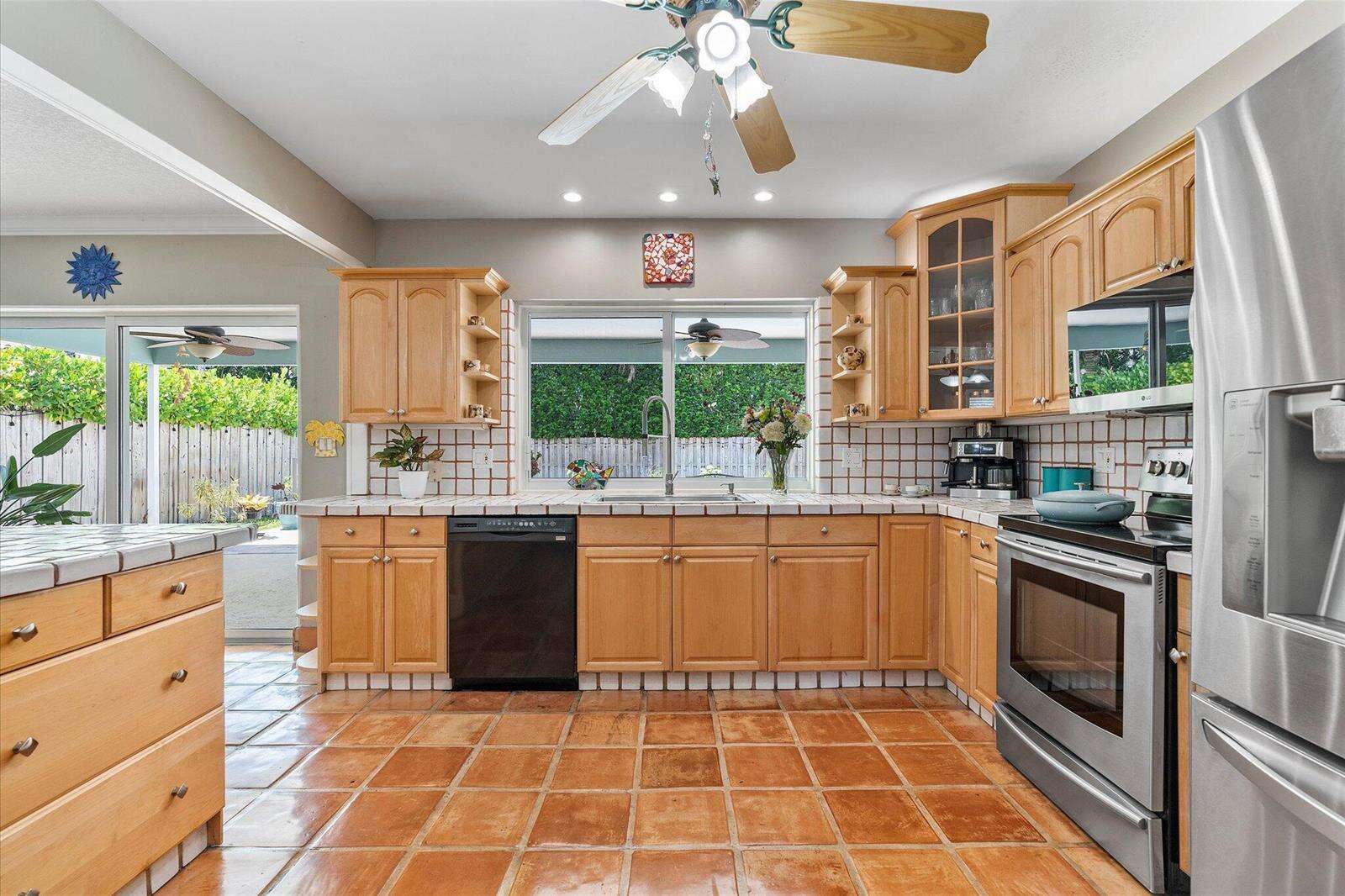 5101 36th, Hollywood, FL 33021 - For Sale photo 18
