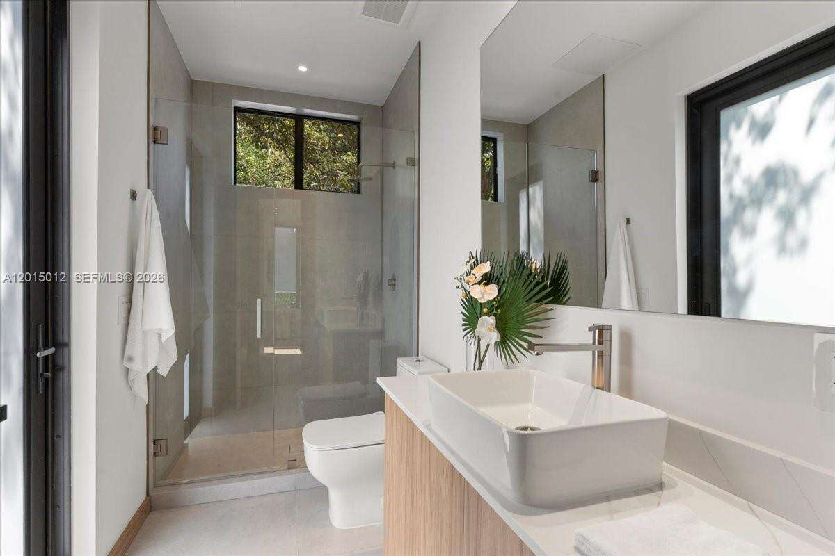 2175 25th St, Miami, FL 33133 - For Sale photo 16