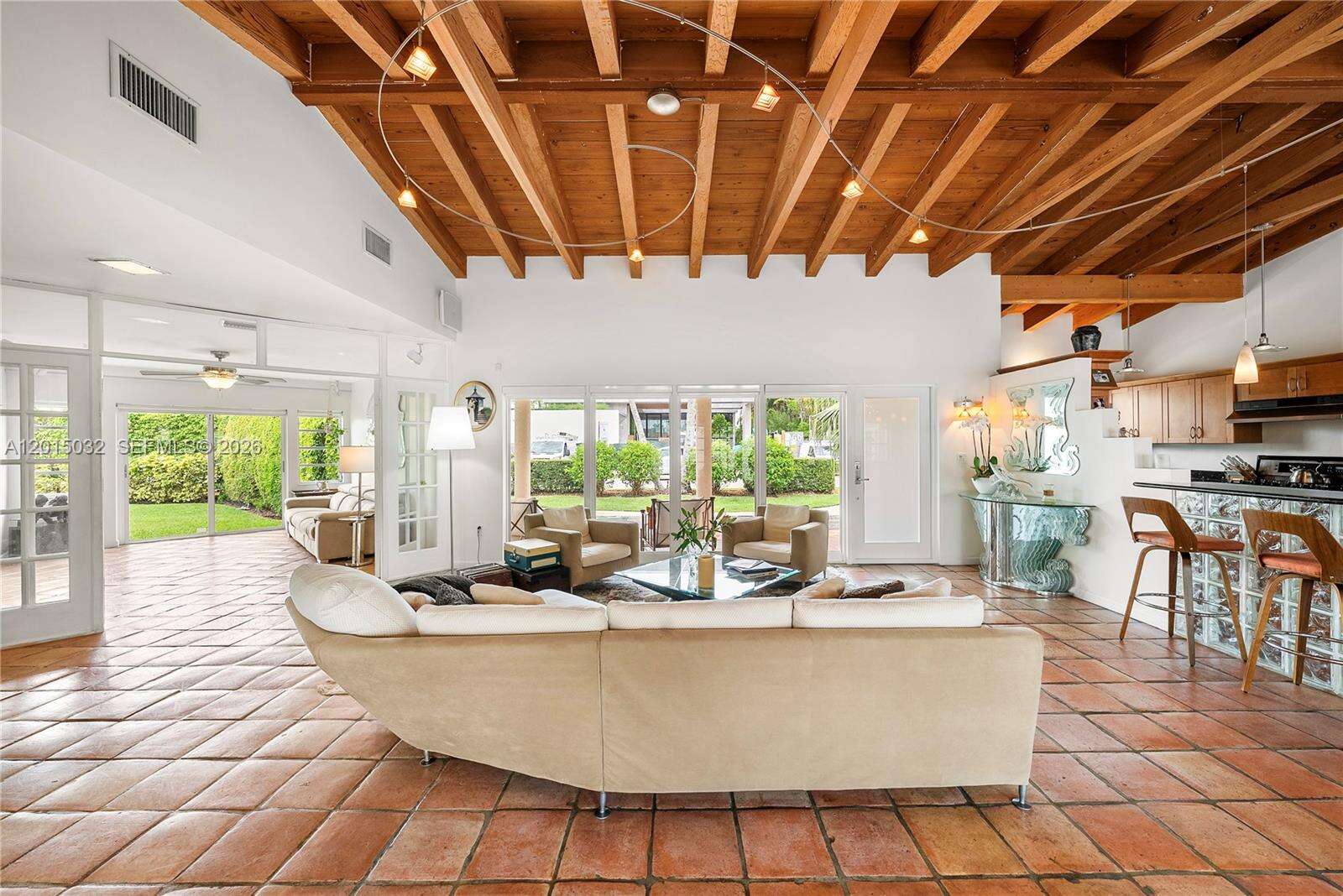 363 Hibiscus Dr, Miami Beach, FL 33139 | Picture 14