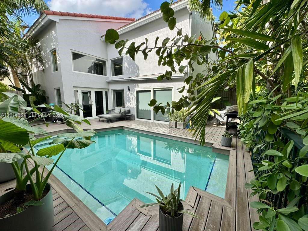 935 Weeping Willow Way, Hollywood, FL 33019 | Picture 1