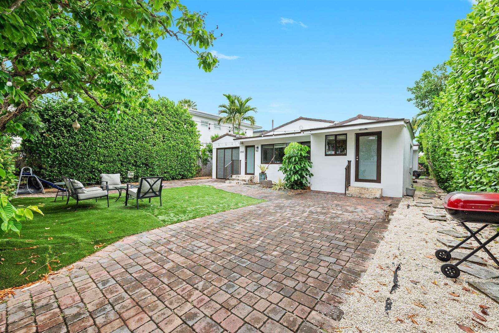 2183 Bay, Miami Beach, FL 33141 - For Sale photo 4