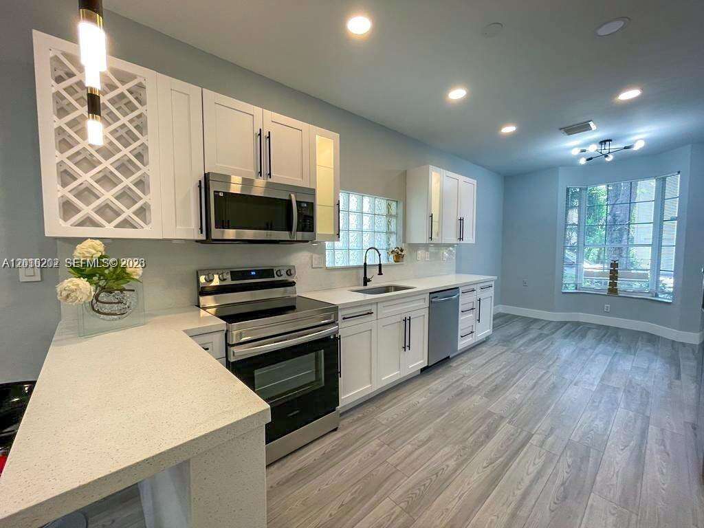 1261 Hayes St, Hollywood, FL 33019 - For Sale photo 1