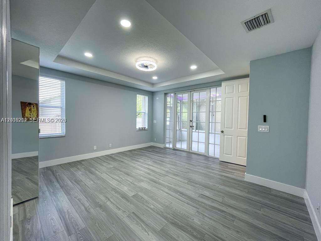 1261 Hayes St, Hollywood, FL 33019 - For Sale photo 17
