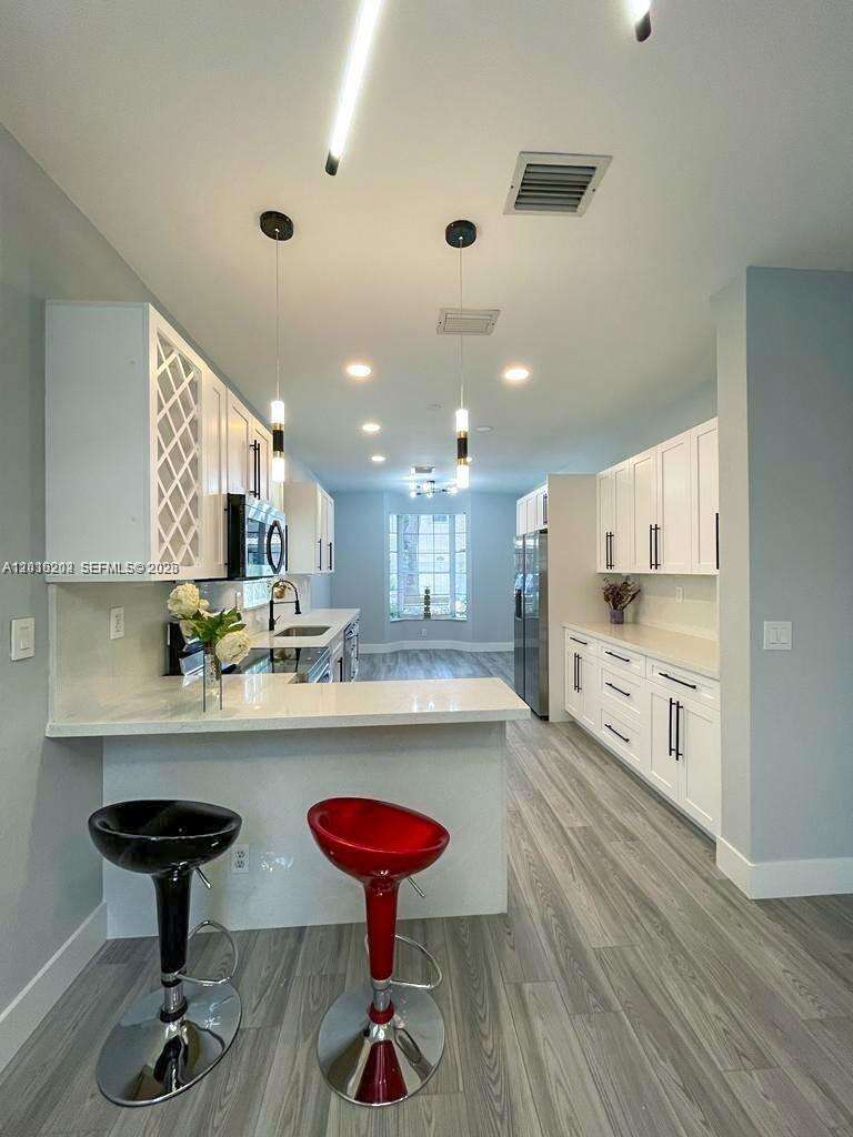 1261 Hayes St, Hollywood, FL 33019 - For Sale photo 3