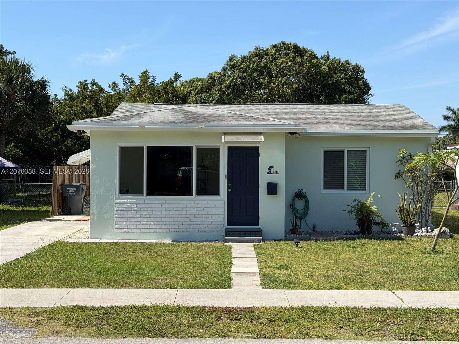 2711 Adams St, Hollywood, FL 33020 - For Sale photo 2