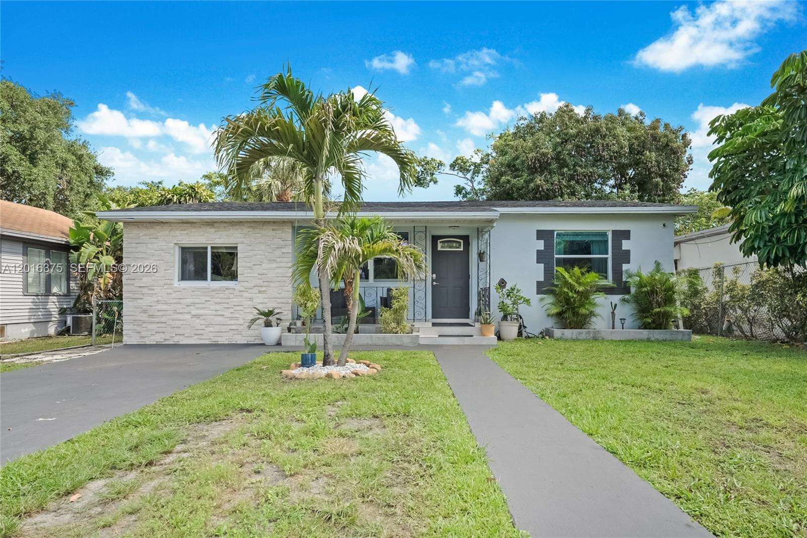 2747 Dewey St, Hollywood, FL 33020 - For Sale photo 1