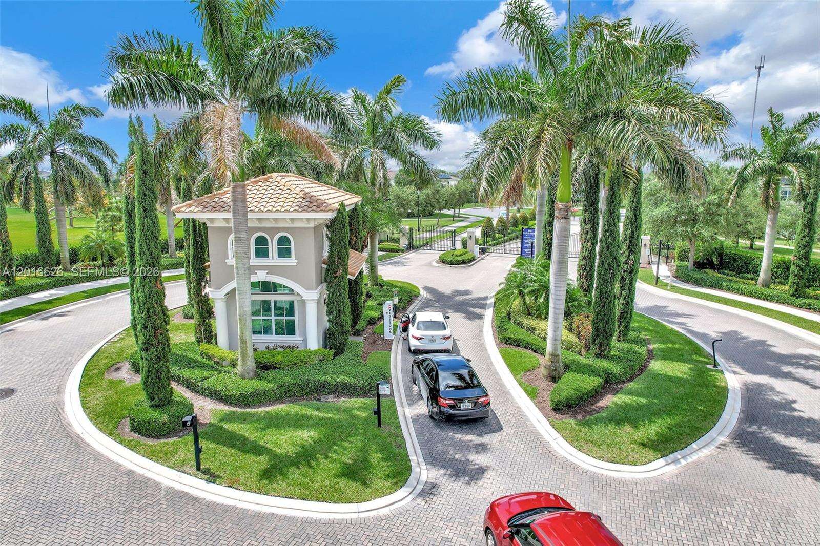 4774 Eucalyptus Dr, Hollywood, FL 33021 | Picture 2
