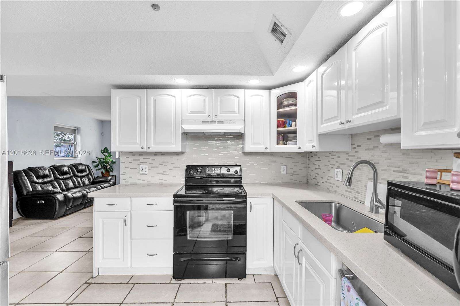 900 70th Ave, Hollywood, FL 33024 - For Sale photo 10