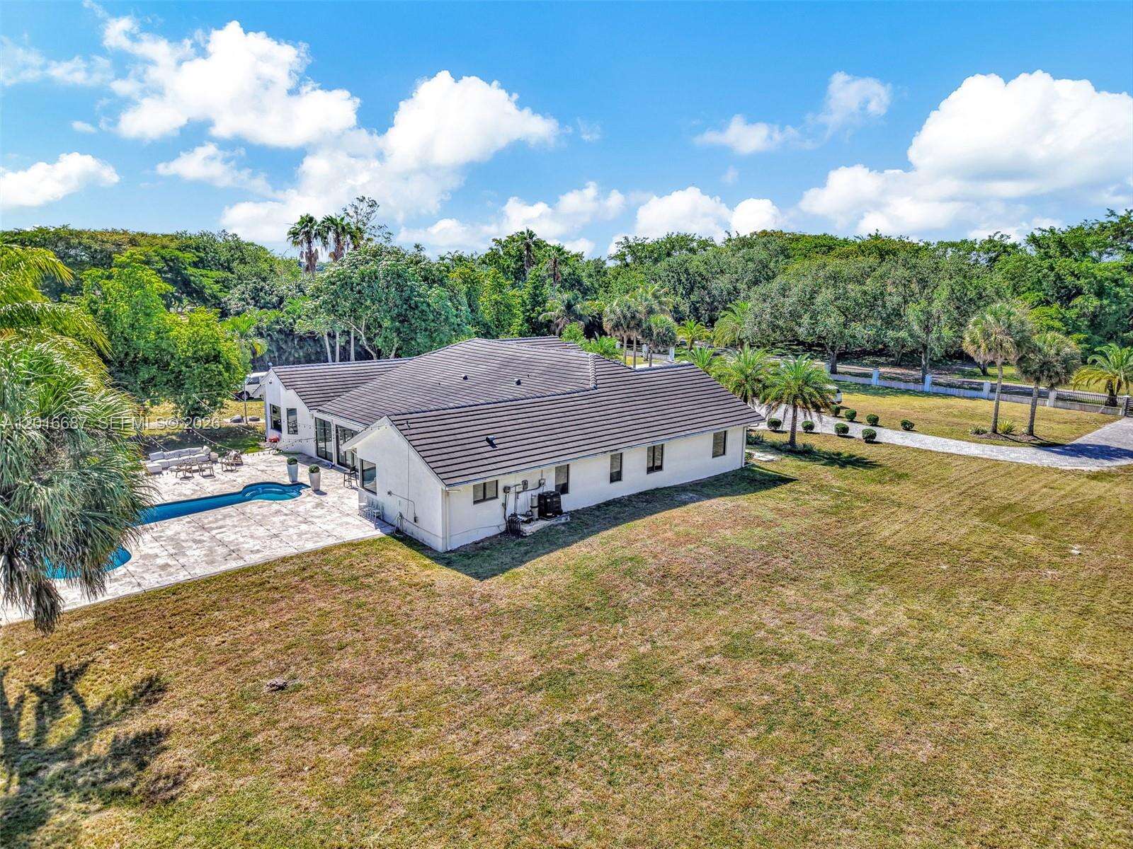 17795 158th St, Miami, FL 33187 - For Sale photo 17
