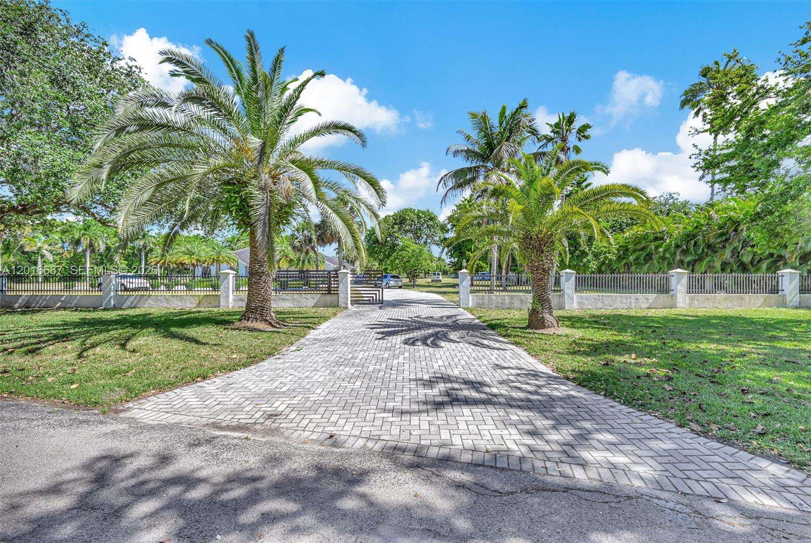 17795 158th St, Miami, FL 33187 - For Sale photo 21