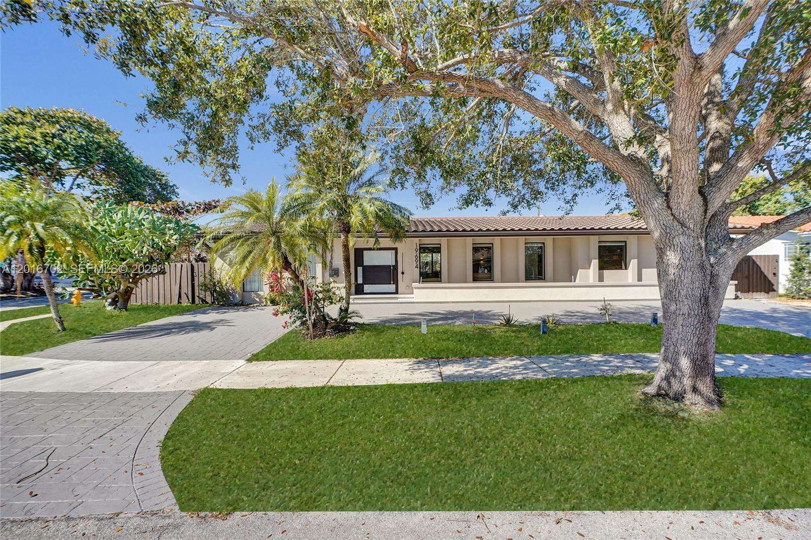 19694 24th Ave, Miami, FL 33180 - For Sale photo 62