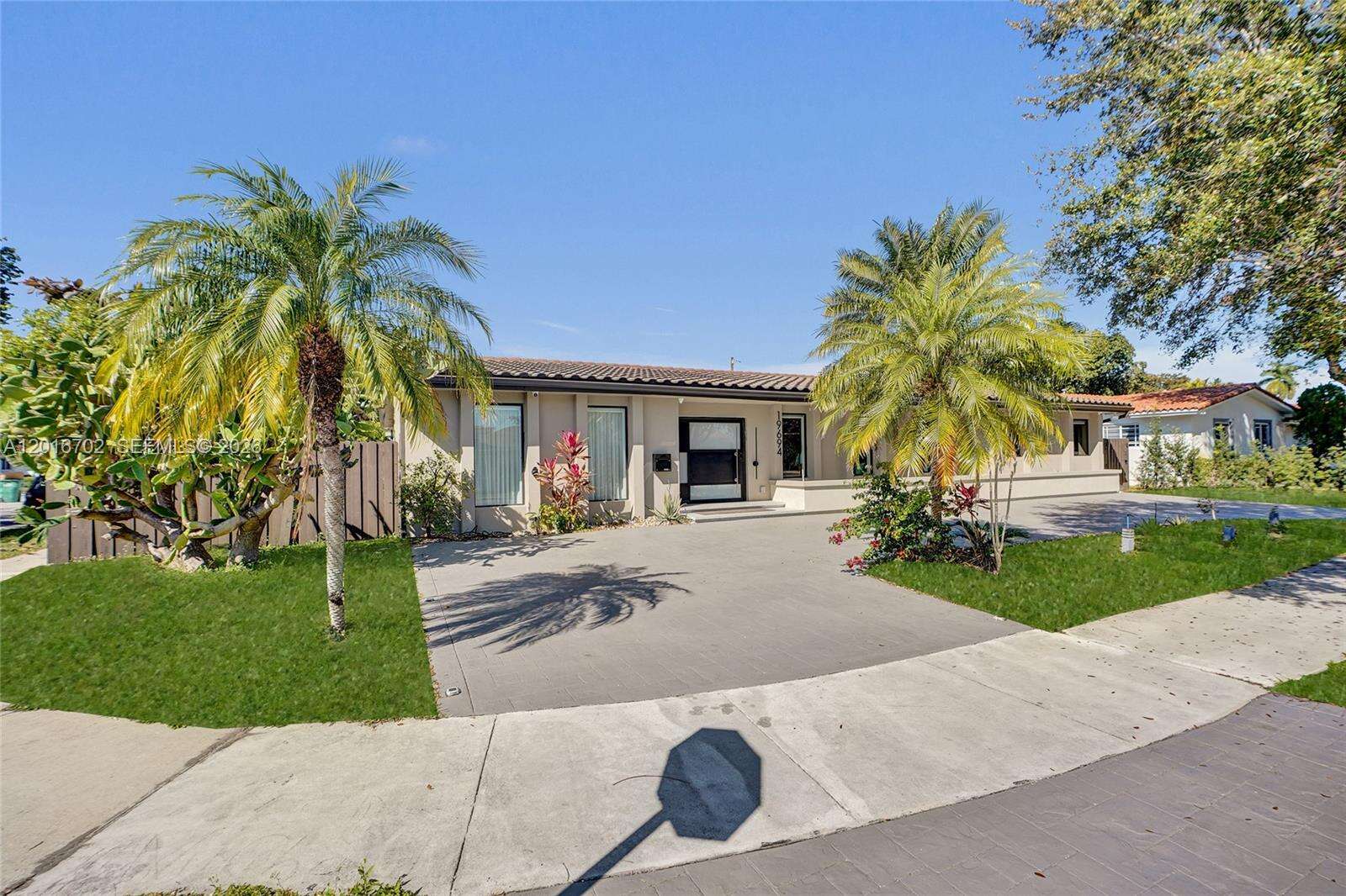 19694 24th Ave, Miami, FL 33180 - For Sale photo 70