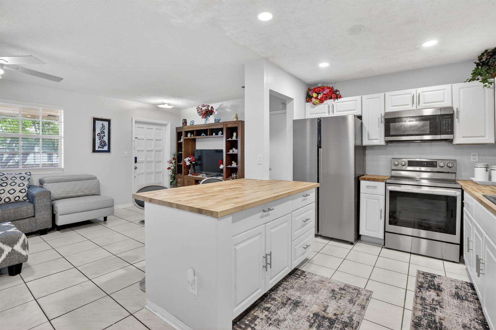 1411 89th, Pembroke Pines, FL 33024 - For Sale photo 1