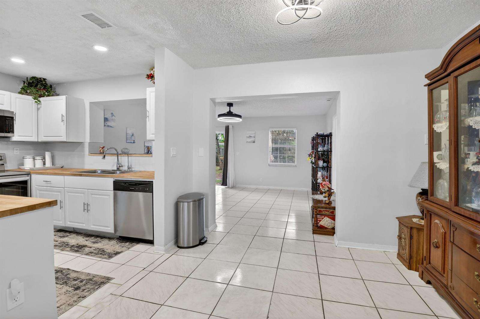 1411 89th, Pembroke Pines, FL 33024 - For Sale photo 5