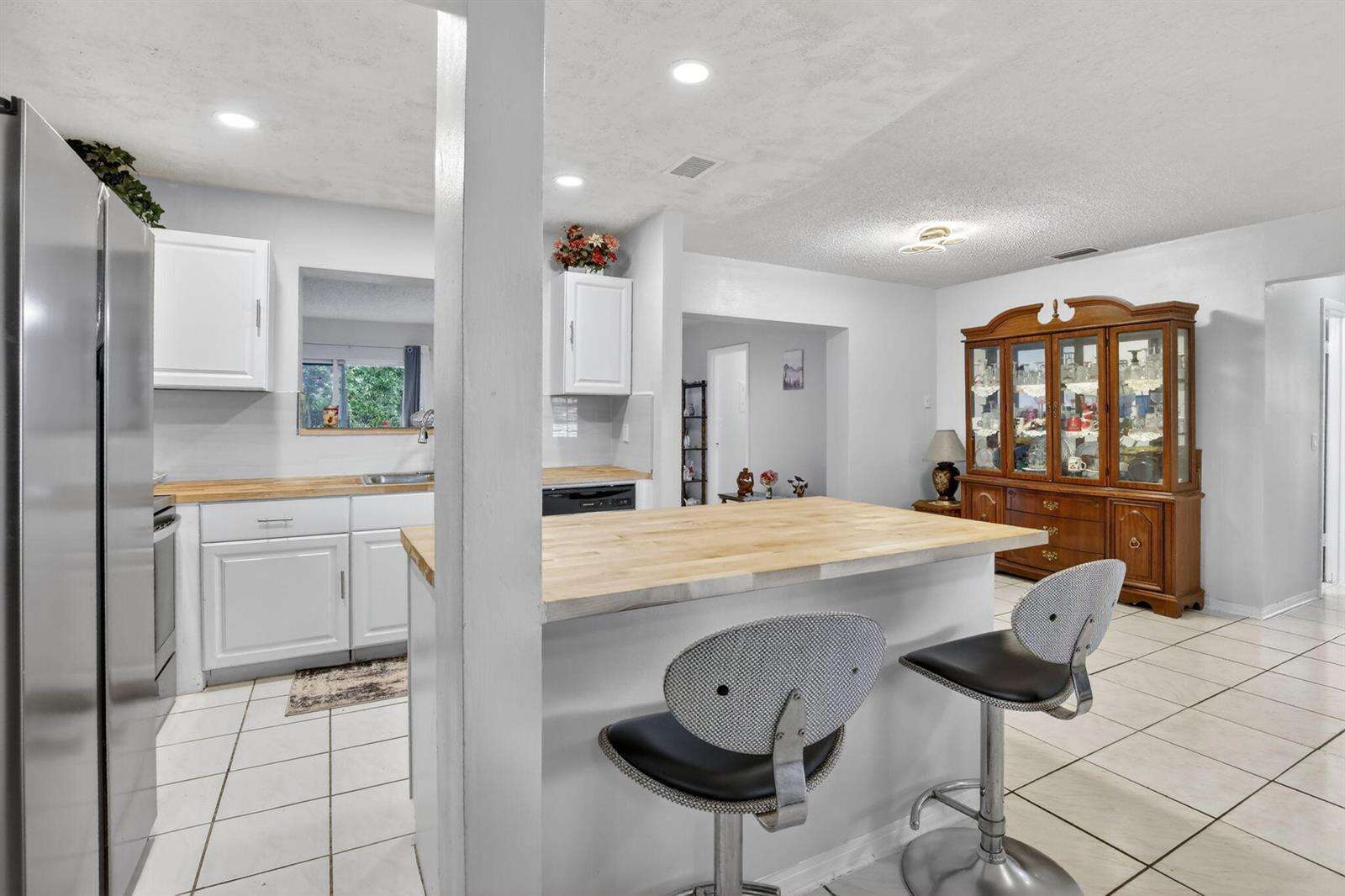 1411 89th, Pembroke Pines, FL 33024 - For Sale photo 9
