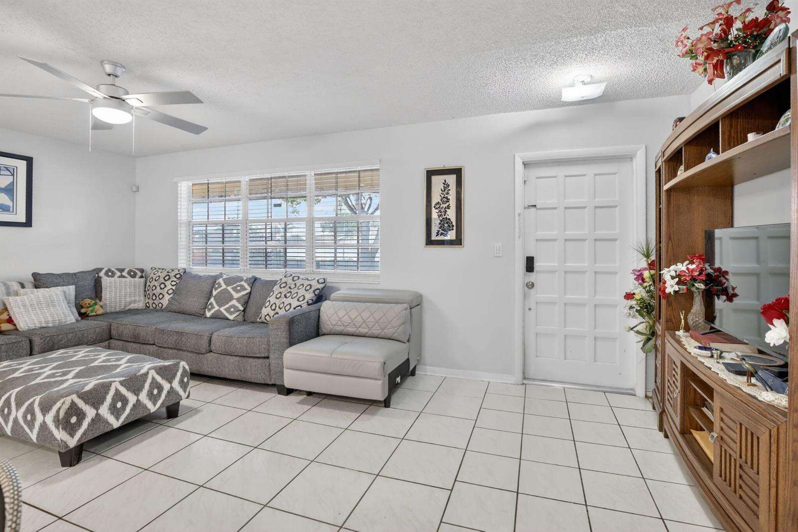1411 89th, Pembroke Pines, FL 33024 - For Sale photo 10