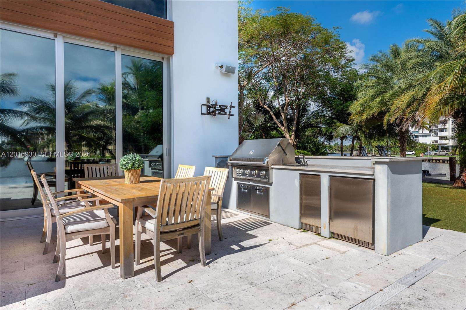 400 Tamarind Dr, Hallandale Beach, FL 33009 | Picture 12