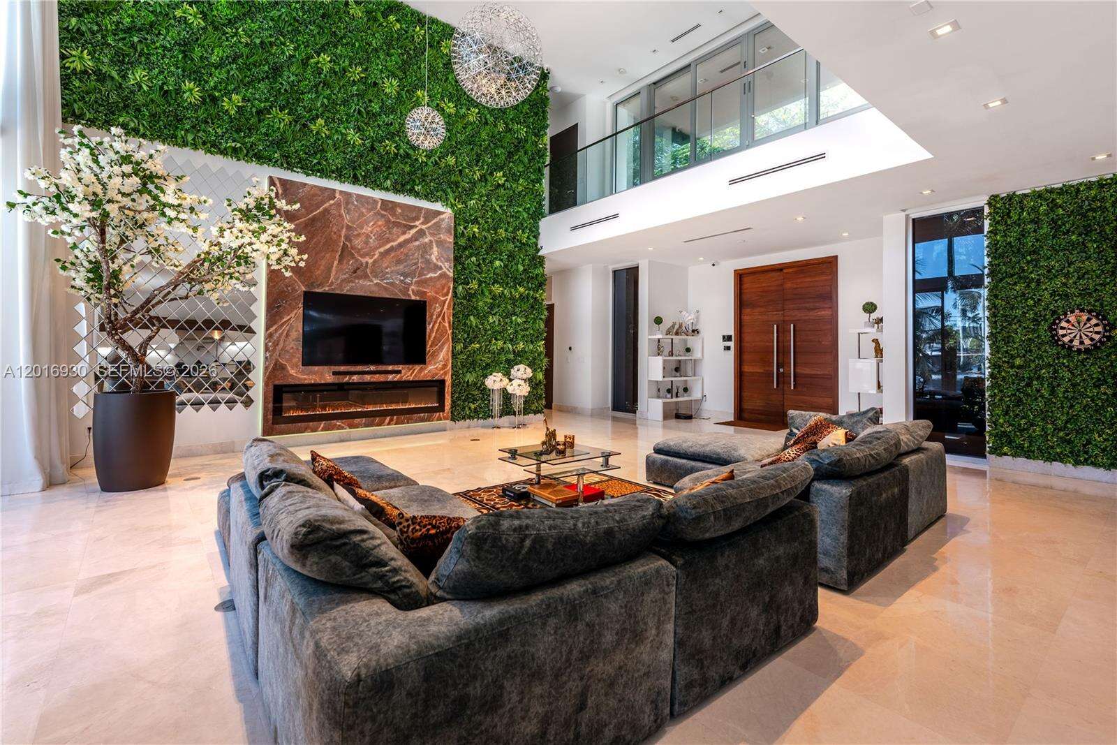 400 Tamarind Dr, Hallandale Beach, FL 33009 | Picture 18