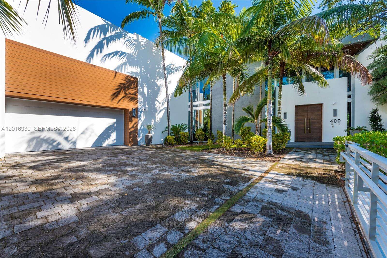 400 Tamarind Dr, Hallandale Beach, FL 33009 | Picture 3