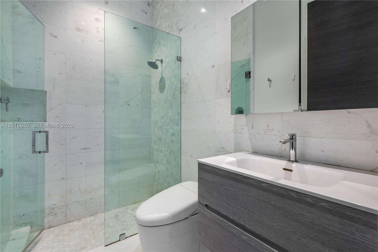 400 Tamarind Dr, Hallandale Beach, FL 33009 | Picture 40