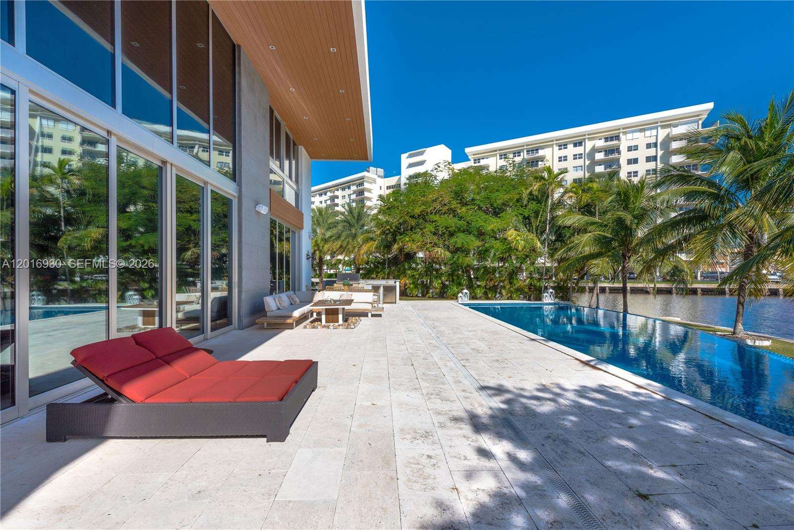 400 Tamarind Dr, Hallandale Beach, FL 33009 | Picture 5