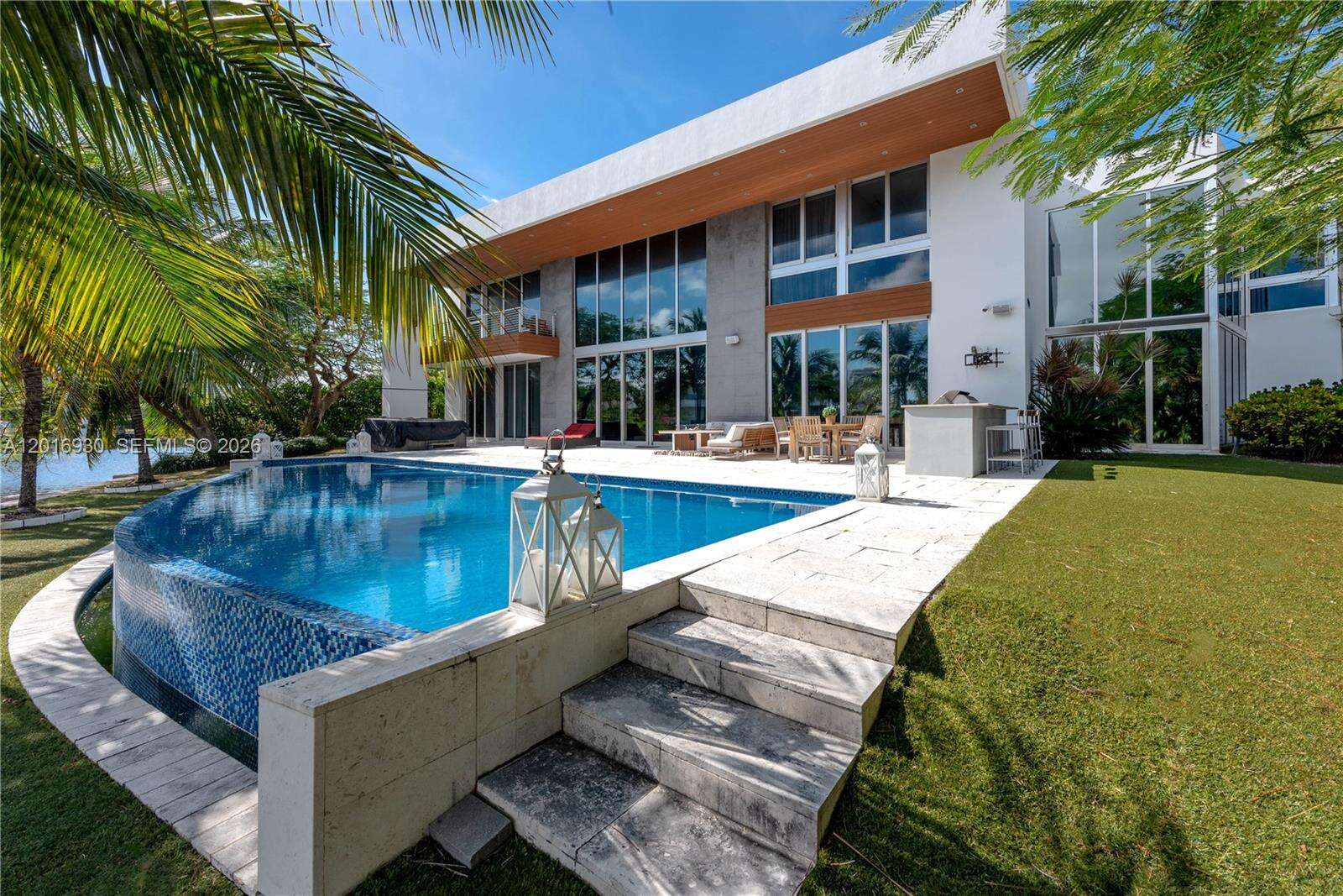 400 Tamarind Dr, Hallandale Beach, FL 33009 | Picture 10