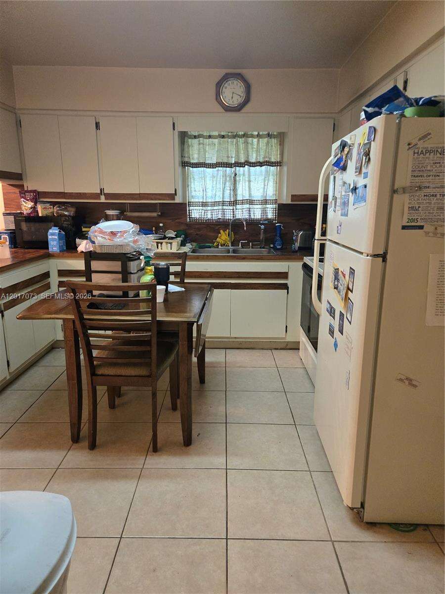625 9th Ct, Hallandale Beach, FL 33009 - For Sale photo 4
