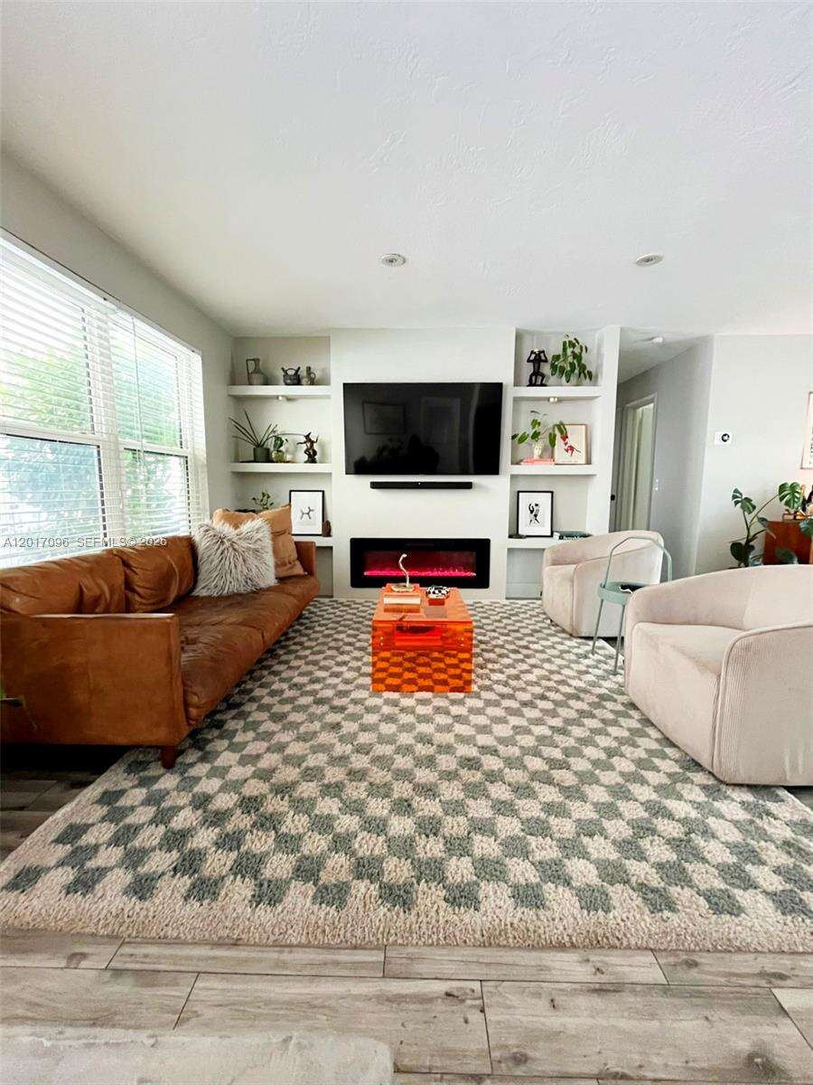 1059 Washington St, Hollywood, FL 33019 | Picture 3