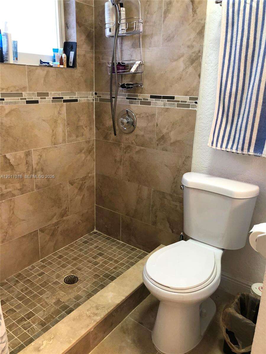 15481 155th Ter, Miami, FL 33187 - For Sale photo 16