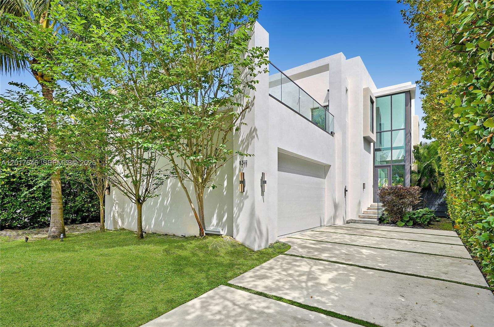 1311 Bay Dr, Miami Beach, FL 33141 | Picture 1